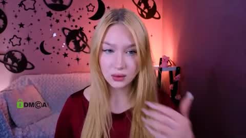 Snapshot of playful_sophie chatting on 06/08/26, 07:14 Sophie online show from 06/08/26, 07:14