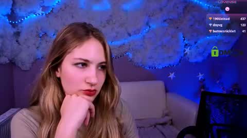 Snapshot of playful_sophie chatting on 06/11/26, 12:32 Sophie online show from 06/11/26, 12:32