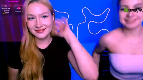 Snapshot of playful_sophie chatting on 06/12/26, 07:35 Sophie online show from 06/12/26, 07:35