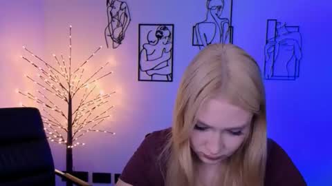 Snapshot of playful_sophie chatting on 07/20/26, 07:16 Sophie online show from 07/20/26, 07:16