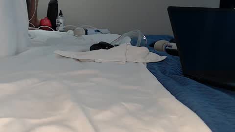 PlayfulPinkKitty online show from 12/15/25, 09:46