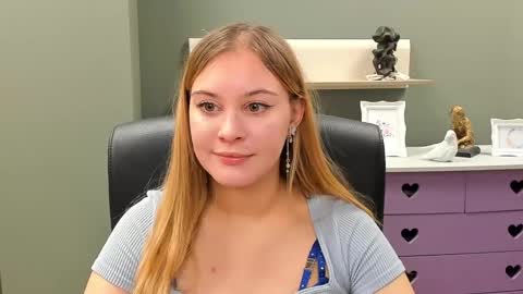 Snapshot of playgirl_valeria chatting on 02/01/25, 11:32 Valeria online show from 02/01/25, 11:32