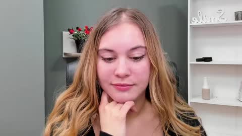 Snapshot of playgirl_valeria chatting on 03/09/25, 08:52 Valeria online show from 03/09/25, 08:52