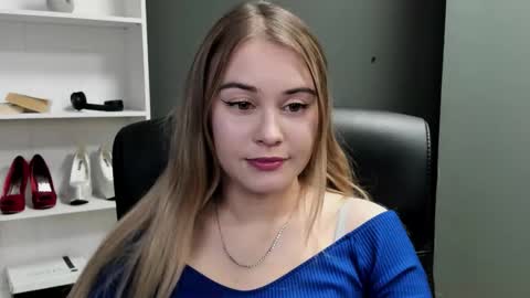 Snapshot of playgirl_valeria chatting on 02/08/26, 02:42 Valeria online show from 02/08/26, 02:42