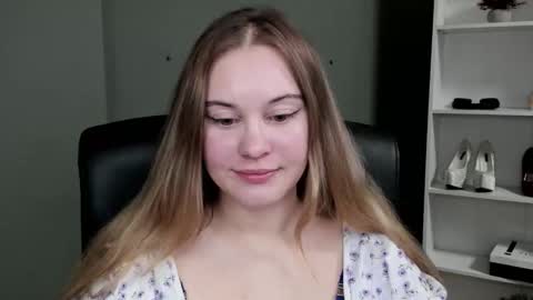 Snapshot of playgirl_valeria chatting on 03/12/26, 09:54 Valeria online show from 03/12/26, 09:54