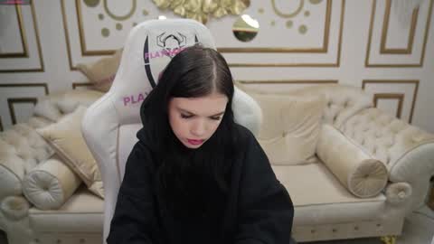 Lana online show from 12/15/25, 11:14