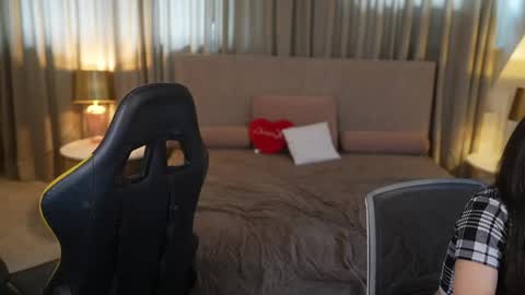 Lana online show from 04/15/26, 11:06