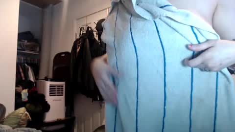 Snapshot of pleasantdinosaurus7537 chatting on 10/07/25, 04:31 pleasantdinosaurus7537 online show from 10/07/25, 04:31