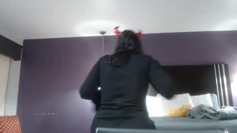 pleasantdinosaurus7537 online show from 12/17/25, 07:03