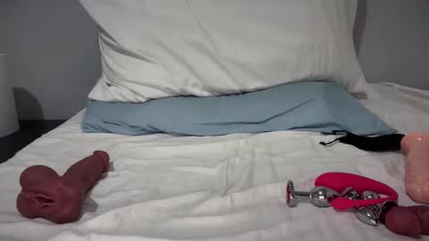 Snapshot of pleasure6887604 chatting on 11/15/25, 04:14 MirIsk online show from 11/15/25, 04:14