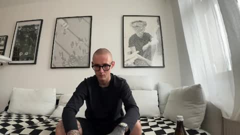 plebeee online show from 06/03/26, 11:24