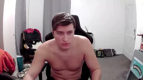 plkrisztian online show from 04/18/26, 12:36