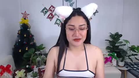 Snapshot of ploysaithailand chatting on 12/25/24, 10:59 Ploysai online show from 12/25/24, 10:59