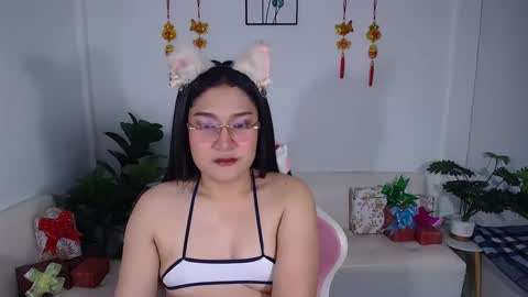 Snapshot of ploysaithailand chatting on 02/28/25, 02:53 Ploysai online show from 02/28/25, 02:53