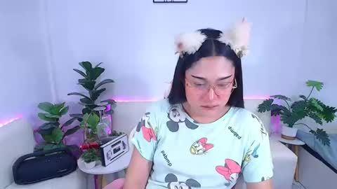 Snapshot of ploysaithailand chatting on 10/14/25, 01:28 Ploysai online show from 10/14/25, 01:28