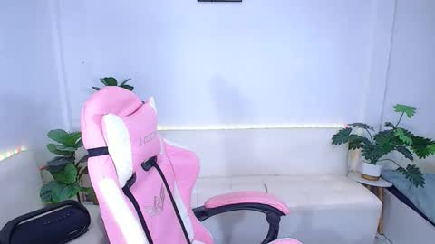 Ploysai online show from 11/03/25, 08:04