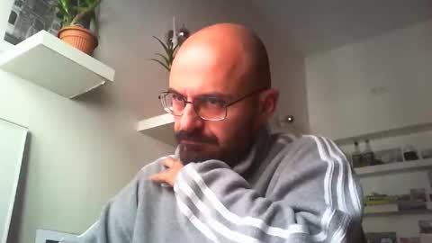 Snapshot of plu07f3520 chatting on 10/25/25, 10:01 plu07f3520 online show from 10/25/25, 10:01