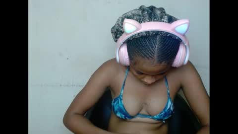 Snapshot of plumnjuicyx chatting on 02/21/25, 10:07 plumnjuicyx online show from 02/21/25, 10:07
