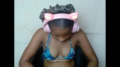 Snapshot of plumnjuicyx chatting on 02/21/25, 01:44 plumnjuicyx online show from 02/21/25, 01:44