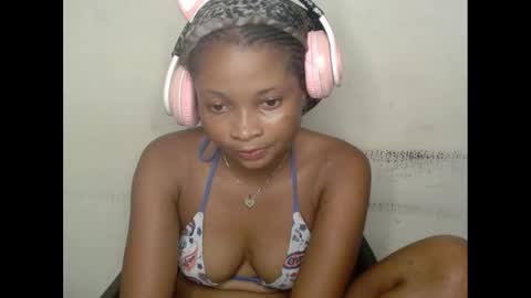 Snapshot of plumnjuicyx chatting on 03/05/25, 10:11 plumnjuicyx online show from 03/05/25, 10:11