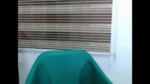 plumnjuicyx online show from 11/21/25, 11:03