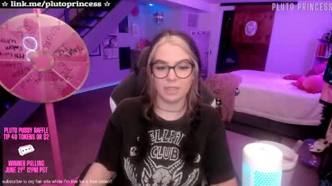 Snapshot of plutoprincess69 chatting on 05/21/26, 03:02 Pluto Princess online show from 05/21/26, 03:02