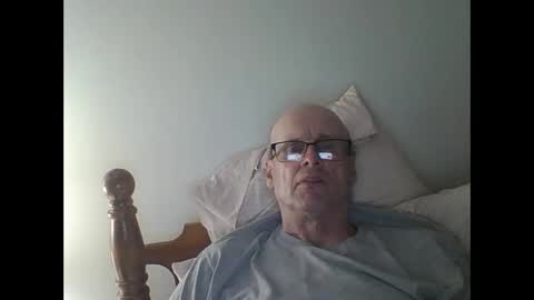 Snapshot of pmb11 chatting on 10/04/25, 03:37 trek 11 online show from 10/04/25, 03:37