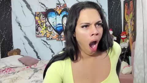 Snapshot of pocahontas_98113116 chatting on 01/15/25, 12:36 lesly pagina azul pocahontas982 online show from 01/15/25, 12:36