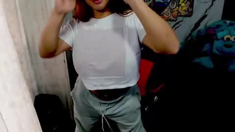 Snapshot of pocahontas_98113116 chatting on 10/02/25, 02:57 lesly pagina azul pocahontas982 online show from 10/02/25, 02:57