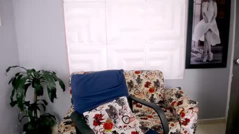 Snapshot of pocahontas_mcry chatting on 06/11/26, 03:48 pocahontas online show from 06/11/26, 03:48