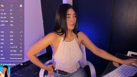 im vane Model Independet online show from 07/19/26, 12:47