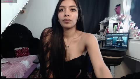 Snapshot of pocahot222 chatting on 10/03/25, 01:13 pocahot222 online show from 10/03/25, 01:13