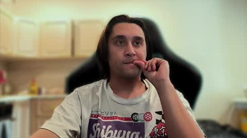 pohyi_ online show from 01/13/26, 10:53