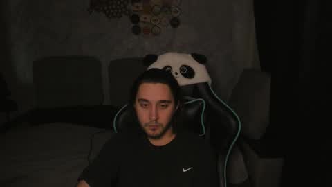 pohyi_ online show from 03/06/26, 04:20