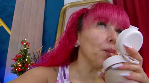 poison_milf_ online show from 12/17/25, 04:51