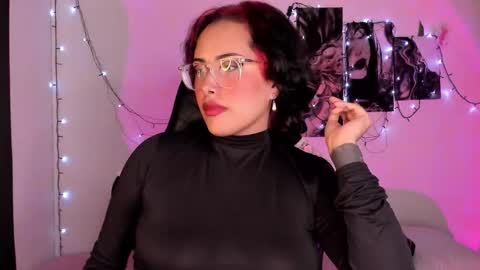 Willow                      Hours 12pm to 630pm Colombian time FRIDAY AND SUNDAY FREE DAYS online show from 09/29/25, 05:51