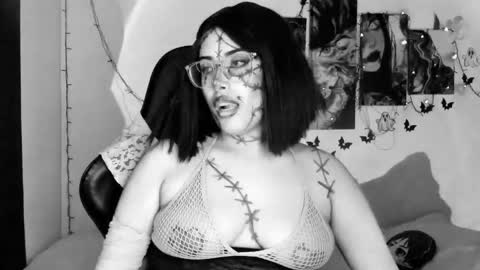 Willow                      Hours 12pm to 630pm Colombian time FRIDAY AND SUNDAY FREE DAYS online show from 10/18/25, 05:46