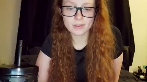 poisonivyy95 online show from 04/23/26, 02:02