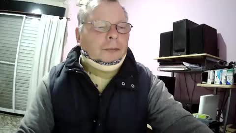 Snapshot of pol22010 chatting on 06/01/26, 12:23 Polako online show from 06/01/26, 12:23