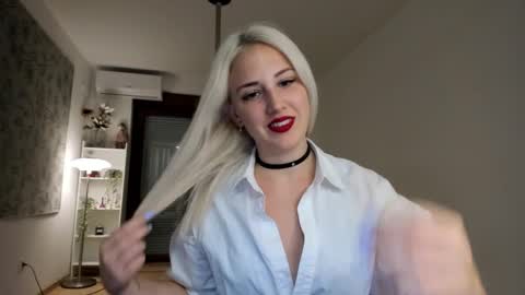 Kira online show from 11/03/25, 01:12