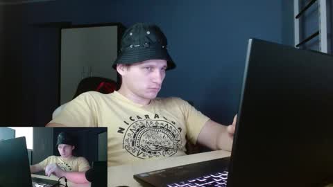 Poliglotjoe2 online show from 02/11/26, 04:34