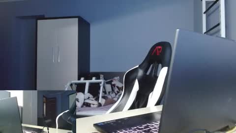 Poliglotjoe2 online show from 02/14/26, 01:52