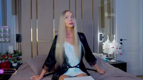 Snapshot of poliina chatting on 01/02/25, 09:07 Polina online show from 01/02/25, 09:07