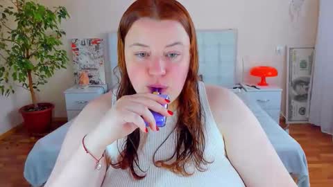Snapshot of polinasallivan chatting on 04/28/26, 02:33 Polina online show from 04/28/26, 02:33