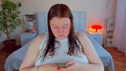 Snapshot of polinasallivan chatting on 05/05/26, 02:25 Polina online show from 05/05/26, 02:25