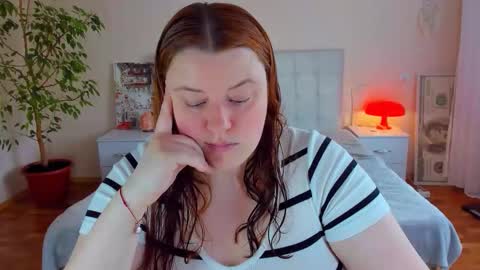 Snapshot of polinasallivan chatting on 05/19/26, 02:45 Polina online show from 05/19/26, 02:45