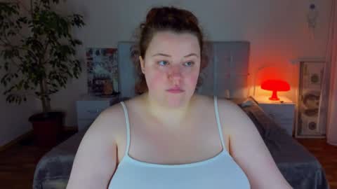 Snapshot of polinasallivan chatting on 06/28/26, 09:43 Polina online show from 06/28/26, 09:43