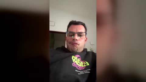 poll540539 online show from 04/05/26, 12:02