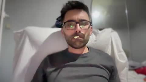 Snapshot of pollabeta chatting on 11/15/25, 09:28 pollabeta online show from 11/15/25, 09:28