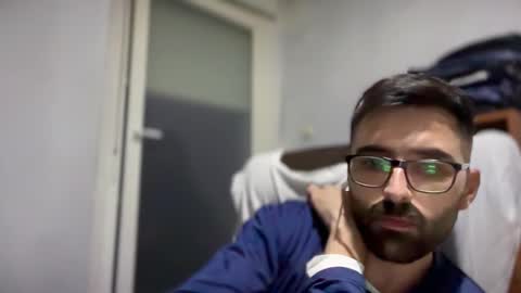 Snapshot of pollabeta chatting on 12/01/25, 12:04 pollabeta online show from 12/01/25, 12:04